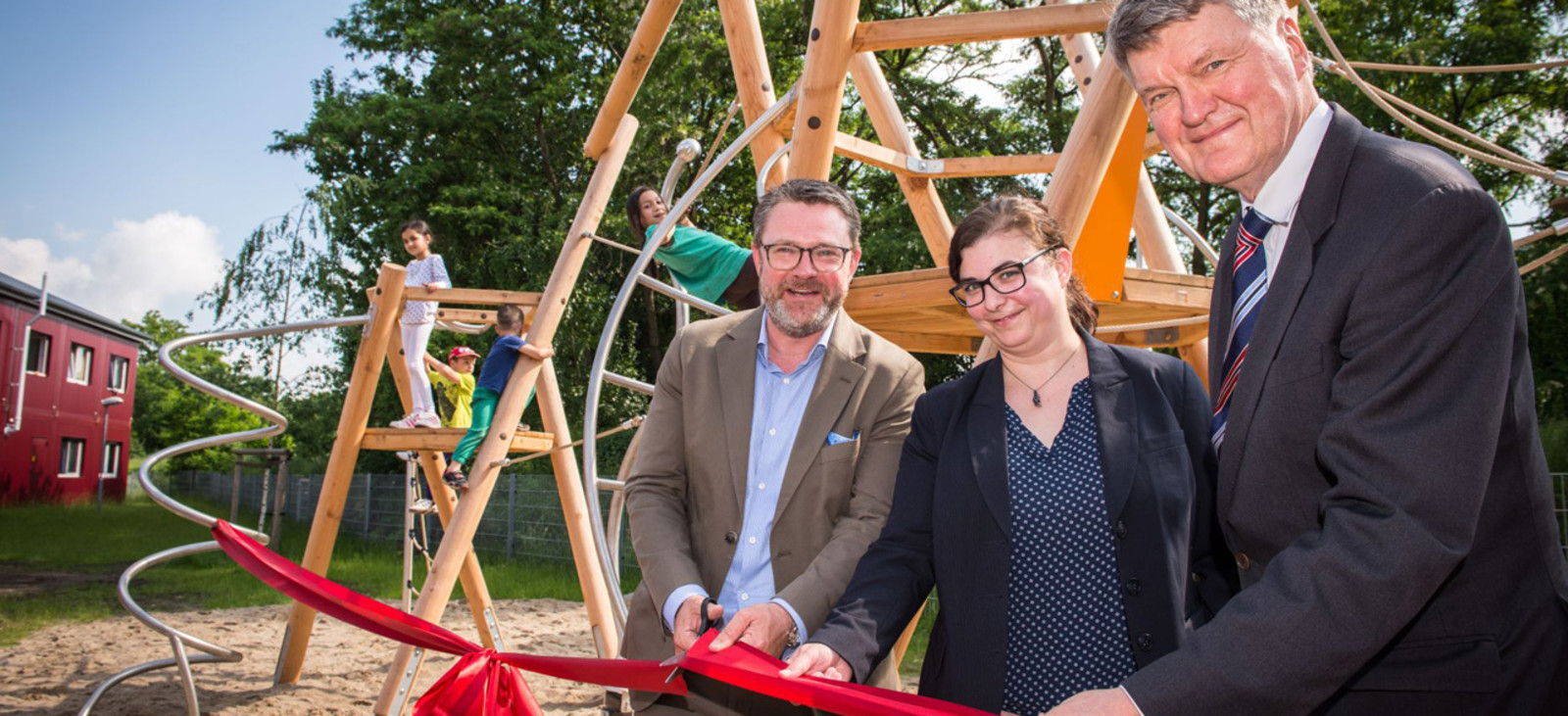 Gruner + Jahr GmbH & Co. KG Initiativen Wir zusammen Die IntegrationsInitiative der Gruner + Jahr GmbH & Co. KG Initiativen Wir zusammen Die IntegrationsInitiative der