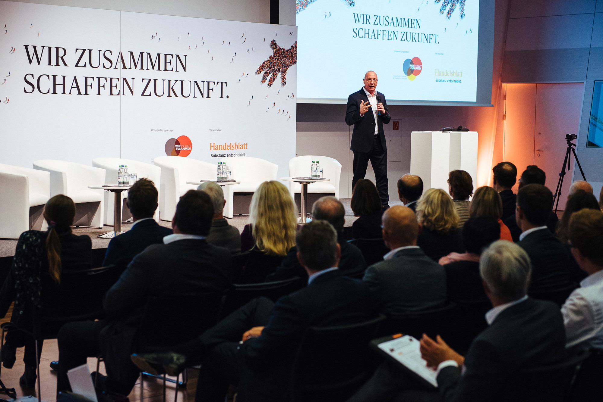 Uwe Hück, Vorsitzender des Konzernbetriebsrats von Porsche, begrüßte die Gäste im Porsche Museum.
Abdruck honorarfrei – Beleg erbeten